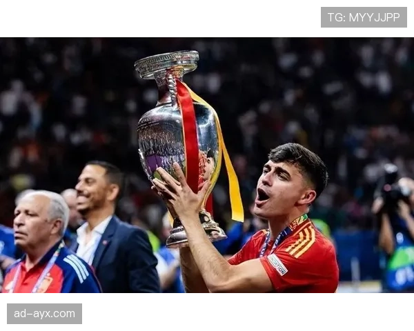 热门球员转会传闻持续升温，离队内幕揭示各大俱乐部的秘密策略分析