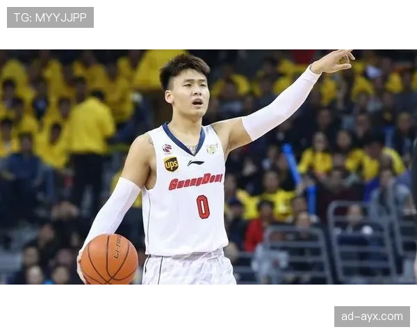 赵睿又戴那块能当存款的表，买个汉堡都跟走红毯似的